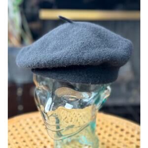 Vintage Black Beret, 100% Wool Hat, Classic French Beret, 90s Y2K, Tam, Paris
